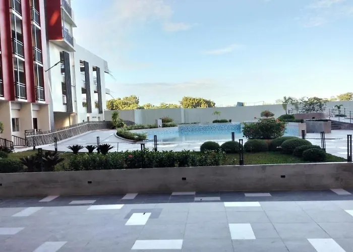 - 2 Bedrooms Family With Balcony *